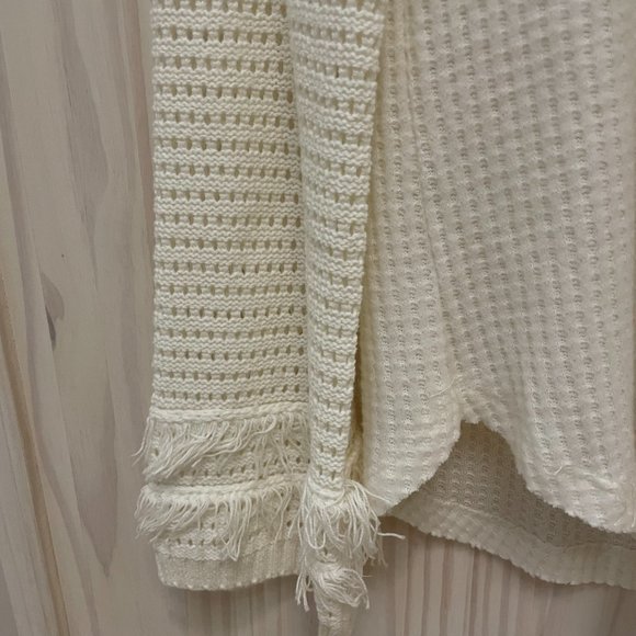 Beautiful never worn shoulder light cream sweater. - Picture 2 of 2